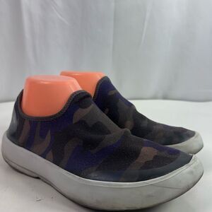 OOFOS OOmg eeZee Midnight Camo Slip On Sneakers